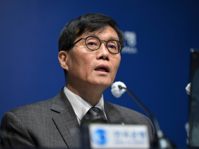 李昌鏞認為，匯市出現羊群效應，導致韓元貶值速度快過其他貨幣，出現匯率失衡。（法新社資料圖片）