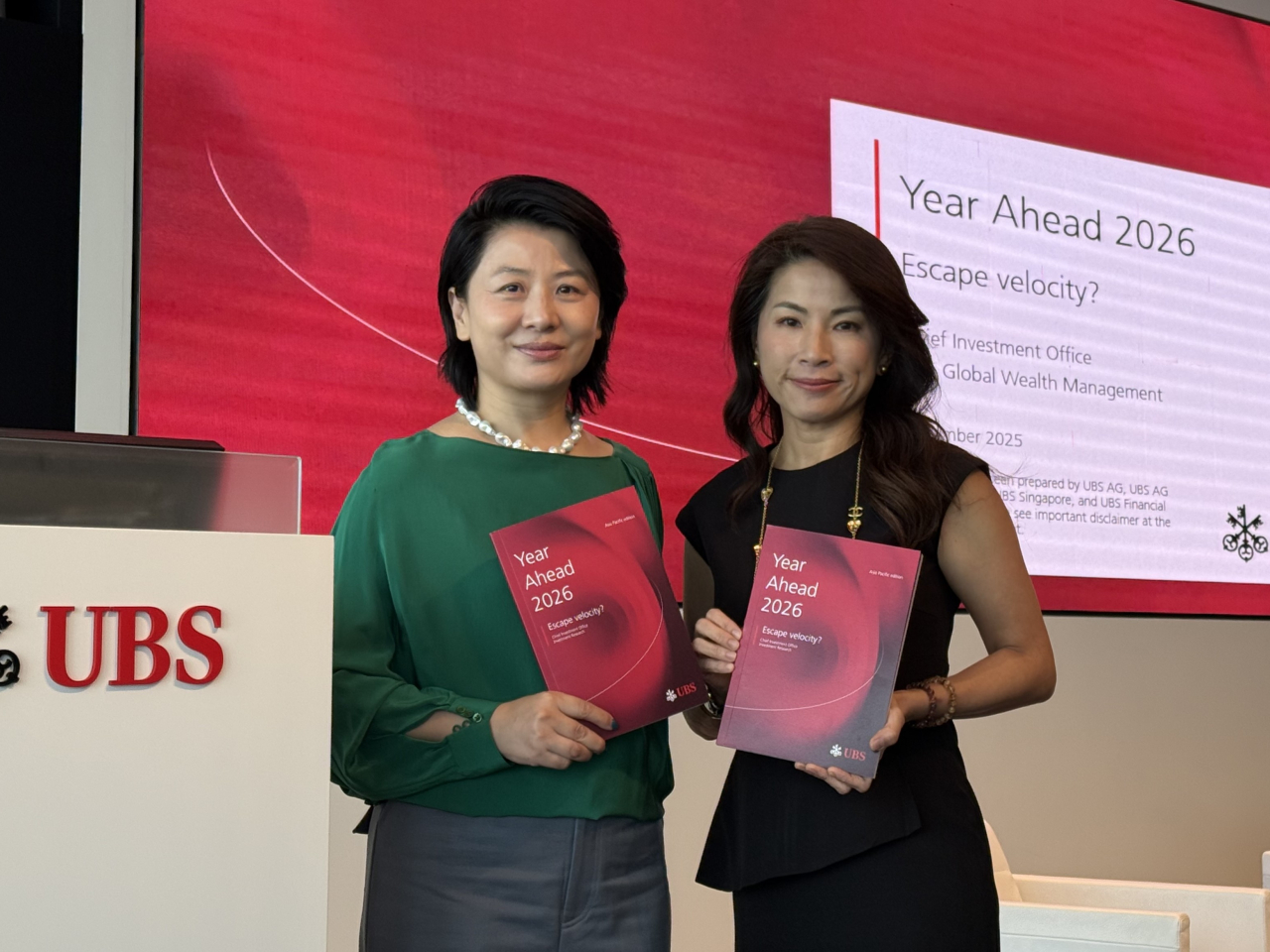 胡一帆（左）預料內地房地產投資未來1至3年將維持下跌。（趙嘉駿攝）