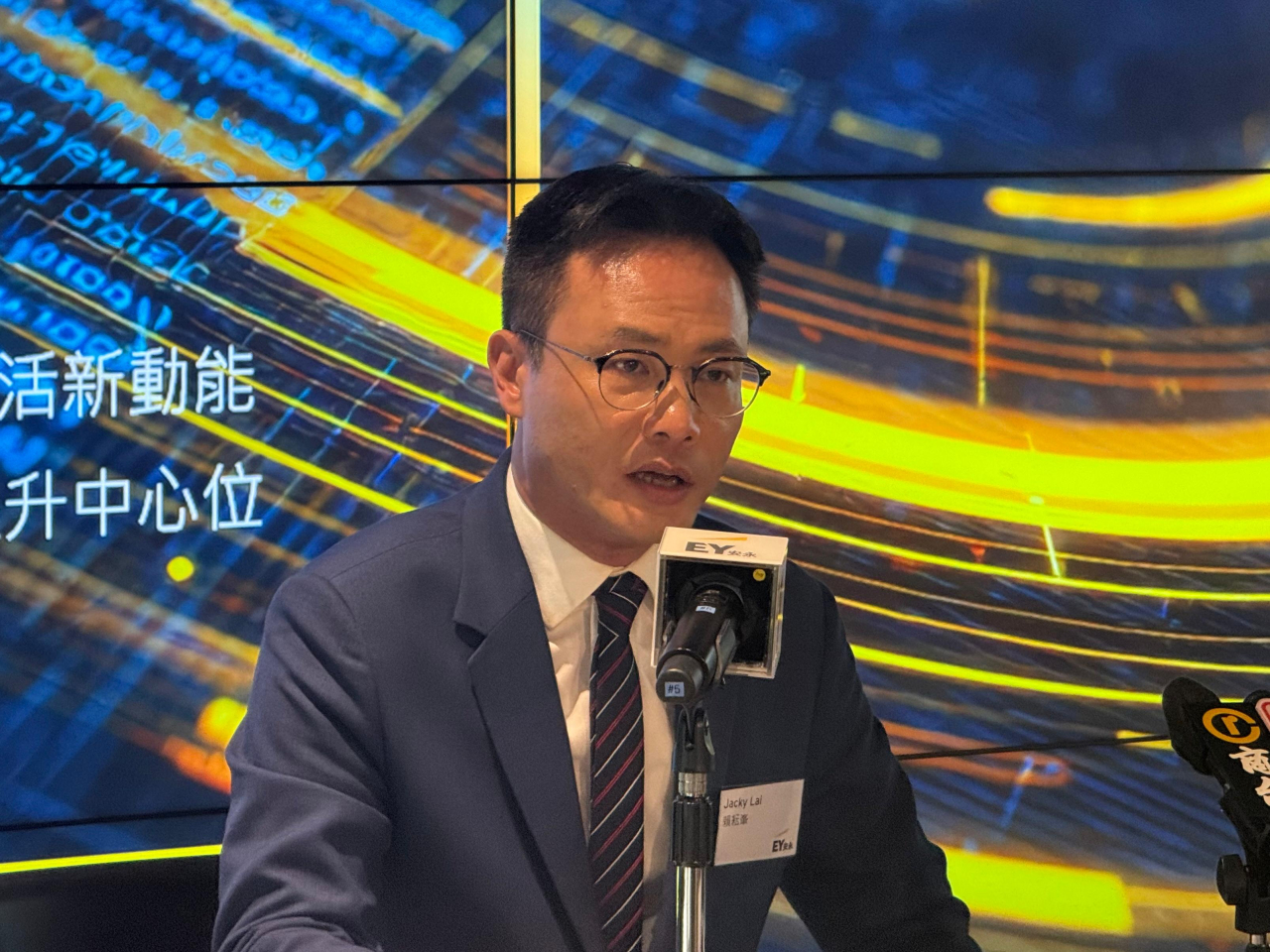 賴耘峯同時提醒，明年下半年將迎來股份解禁潮，對市場流動性帶來一定考驗。（趙嘉駿攝）