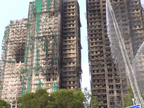 李家超到大埔宏福苑火警現場視察  火警造成至少55人死亡