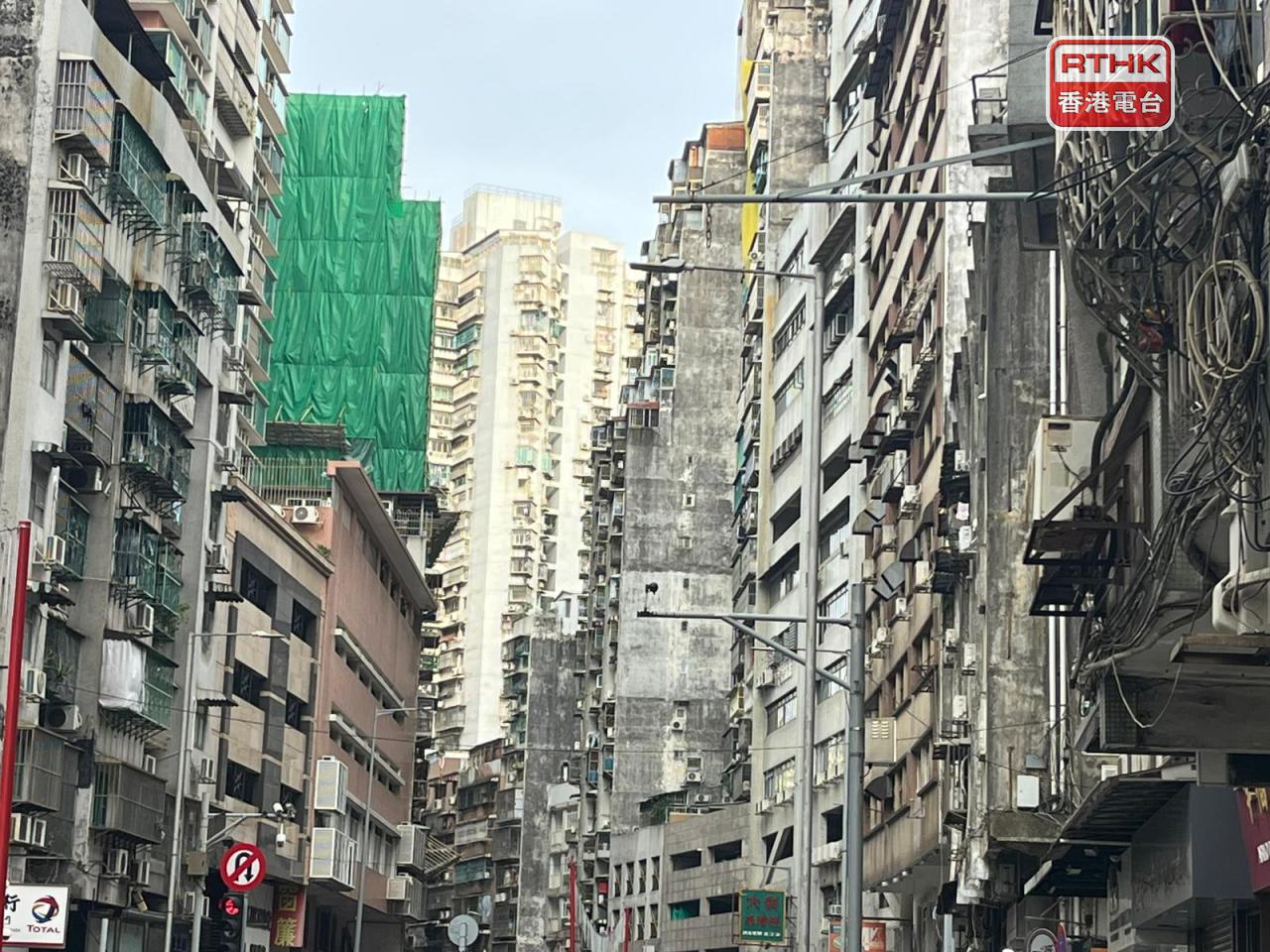 澳門政府表示，當地目前有約566個建築工地，其中60多個涉及棚架工程，(鄭月明攝)
