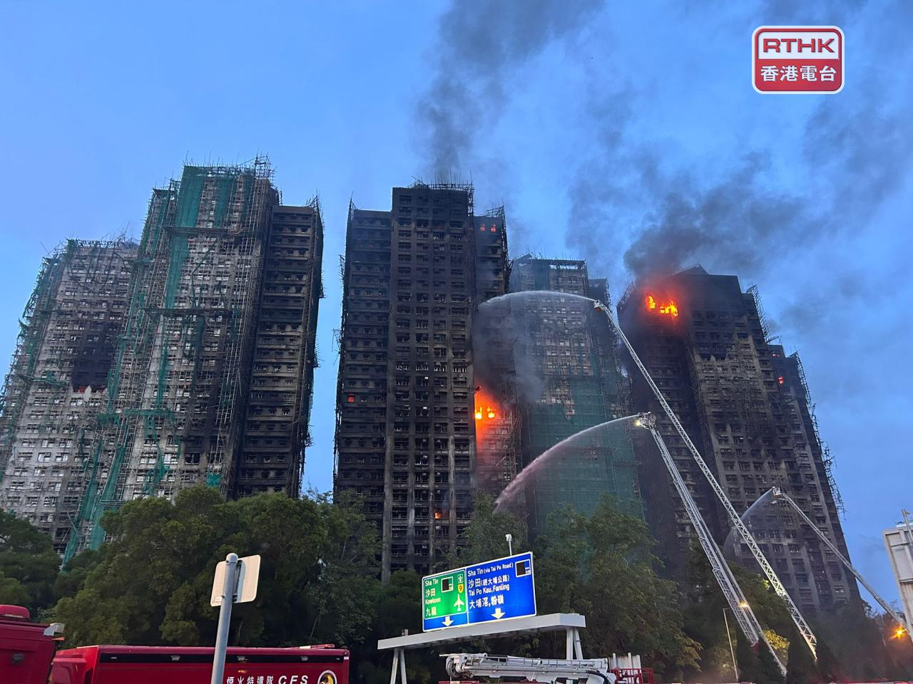 政府表示，將安排活動悼念火災死難者，包括政府建築物下半旗誌哀、悼念會、設立弔唁冊。（林漢山攝）