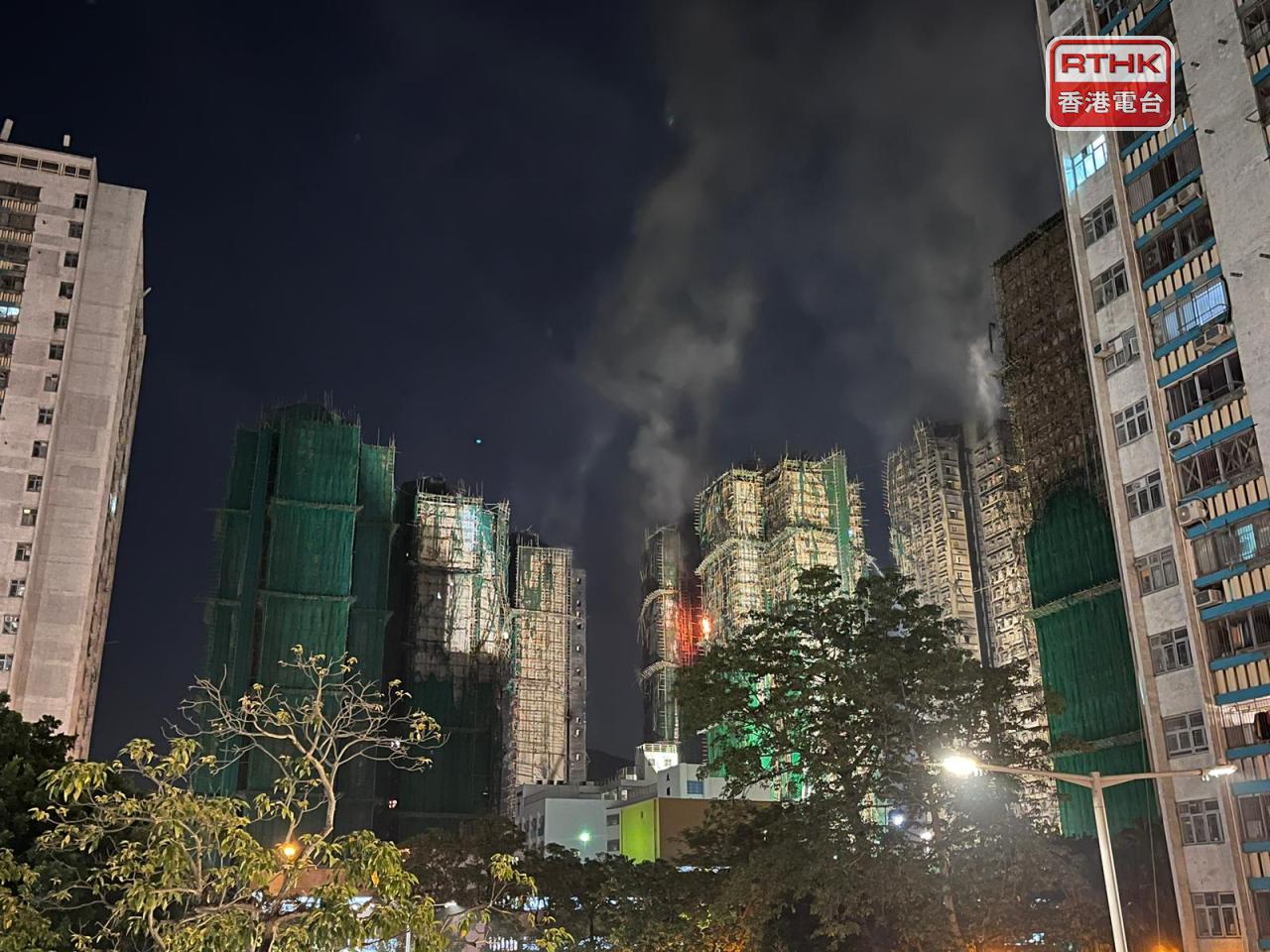 繼續有商界向大埔宏福苑火災災民捐贈。（陳韋丞攝）