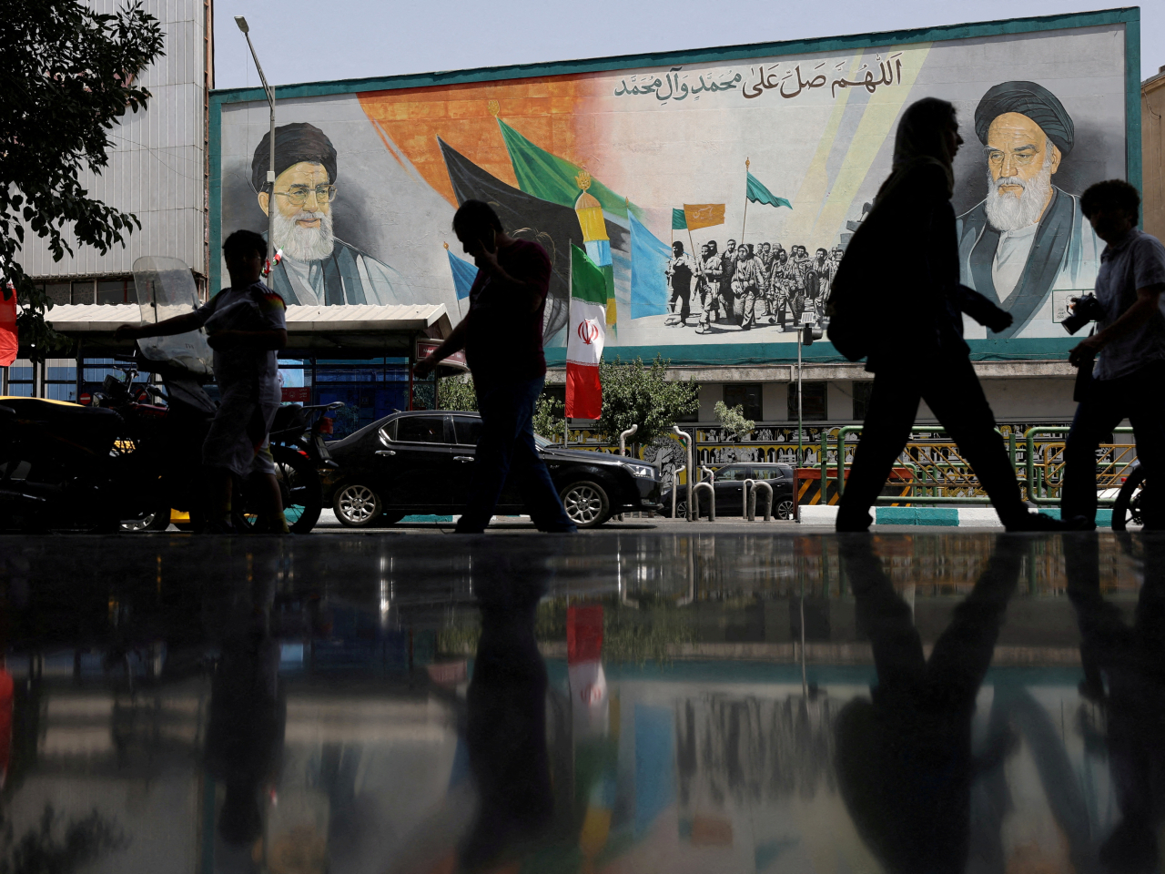 哈梅內伊指伊朗通過第三國向美國傳遞信息是純粹的謊言。(路透社資料圖片)