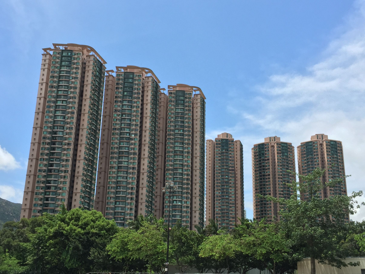 中原城市領先指數按周升0.68%，其中新界西樓價升3.7%，創逾18年最大升幅。（港台圖片）