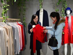 鄭柵潔表示，服務業高質量發展對穩就業等具有重要作用，將會同有關方面加快完善服務業發展體制機制和政策支撐。（新華社資料圖片）