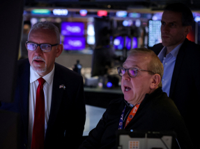 美股半日市，3大指數升逾0.5%至逾0.6%，芝加哥商品交易所系統故障一度影響期貨交易。（路透社資料圖片）