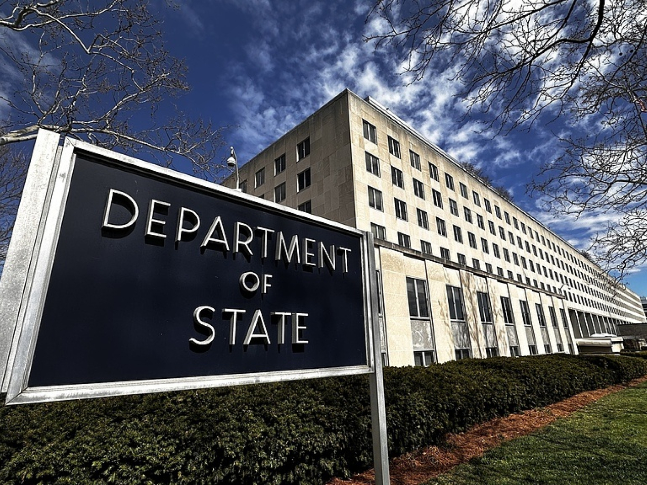 美國國務院亦表示，已立即暫停向持阿富汗護照的個人簽發簽證。（央視新聞圖片）