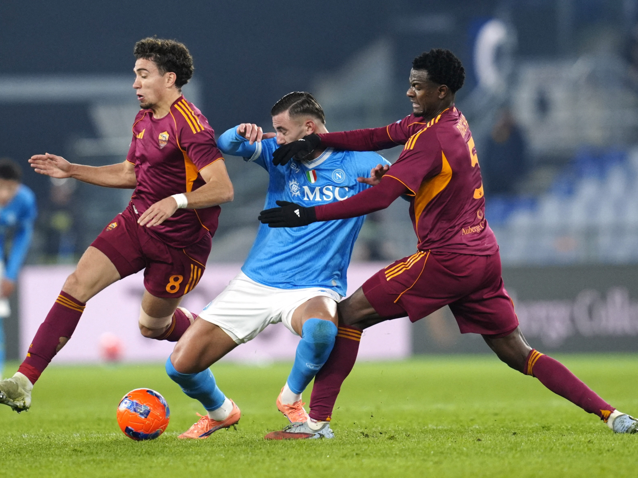 Reigning Italian champions Napoli only trail AC Milan on goal difference after the latest round of matches. Photo: Reuters