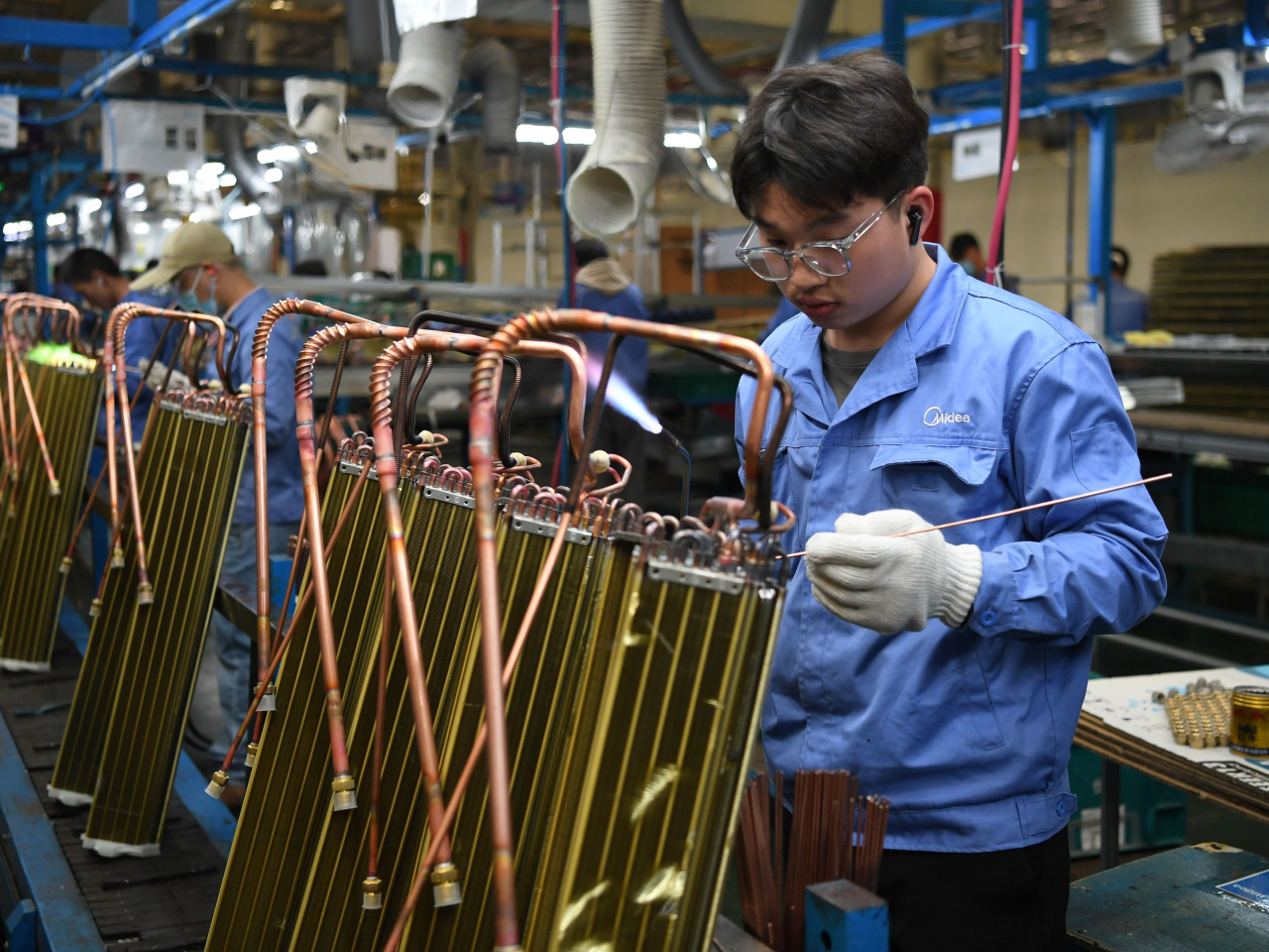 11月內地製造業PMI報49.9，低於10月的50.6，及市場預期。（新華社資料圖片）