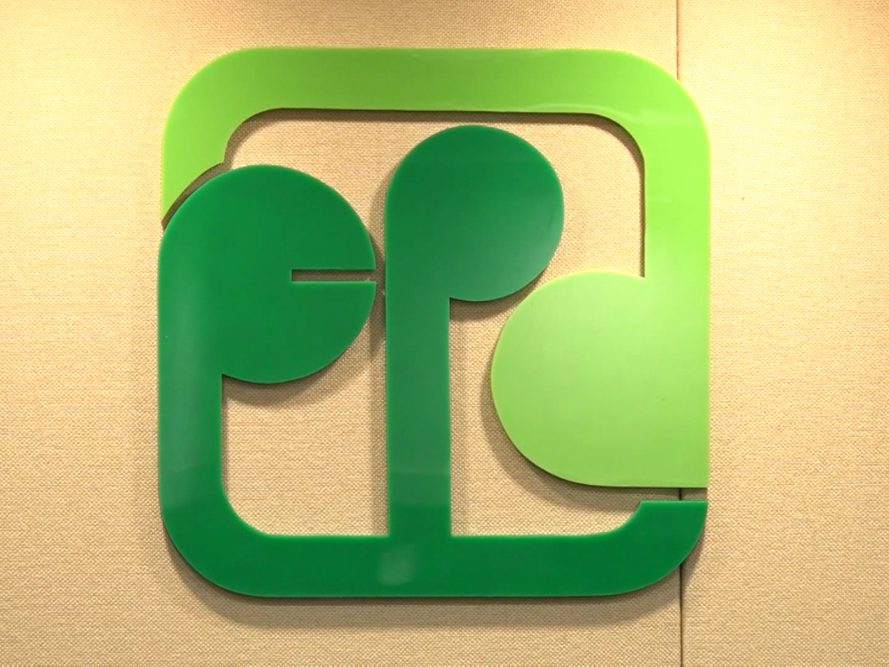 環保署十分重視這宗意外，事發後已即時通知勞工處及警方。（港台圖片）