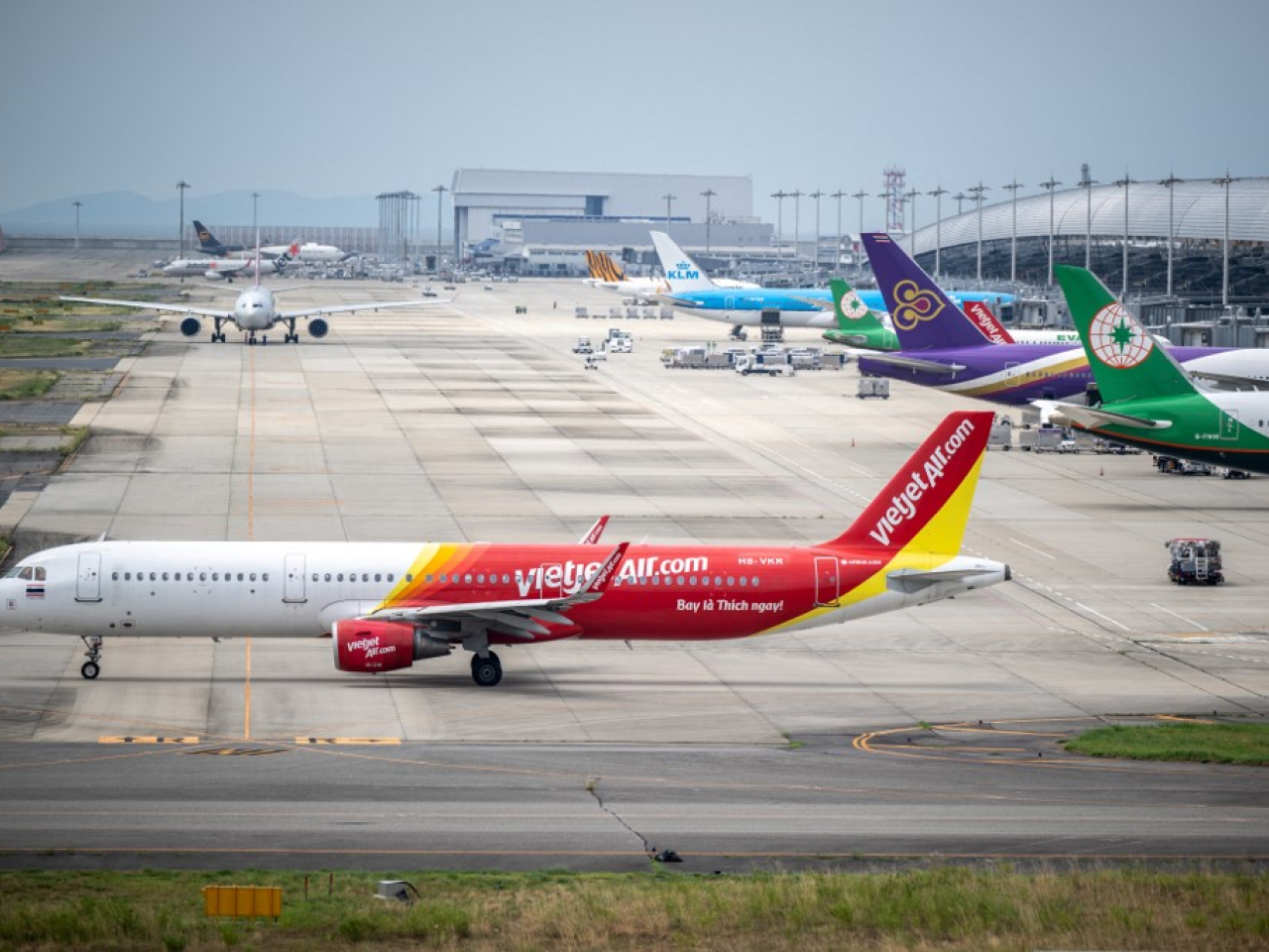 日本關西機場公司社長山谷佳之表示，在12月第二個星期，關西機場與中國的航班數量將比預期的減少約34%。（法新社資料圖片）