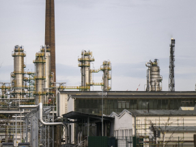 倫敦布蘭特期油收報每桶63.17美元，上升79美仙，升幅1.27%。（法新社資料圖片）