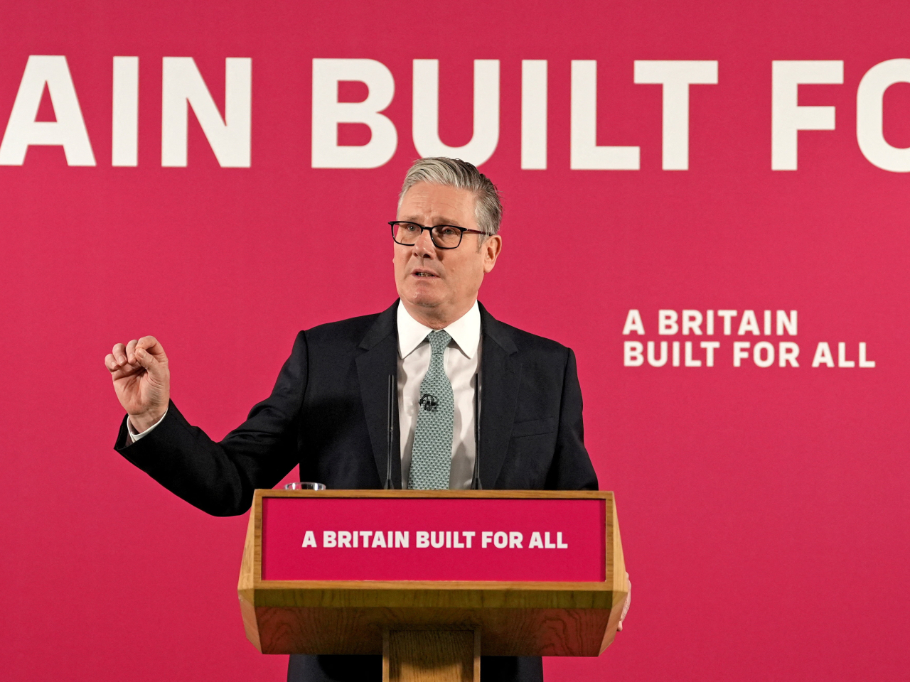 施紀賢說，可以在保護自身的同時，與一個國家展開貿易和合作。（路透社）