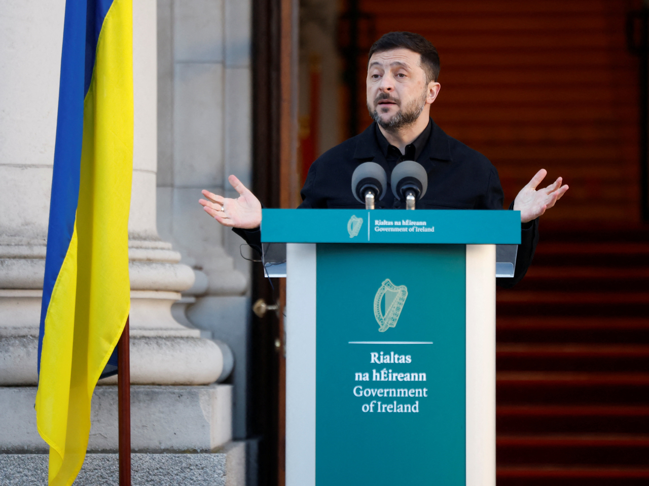 澤連斯基到訪愛爾蘭，表示將等待美國代表團完成莫斯科會談後，再決定下一步行動。（路透社）