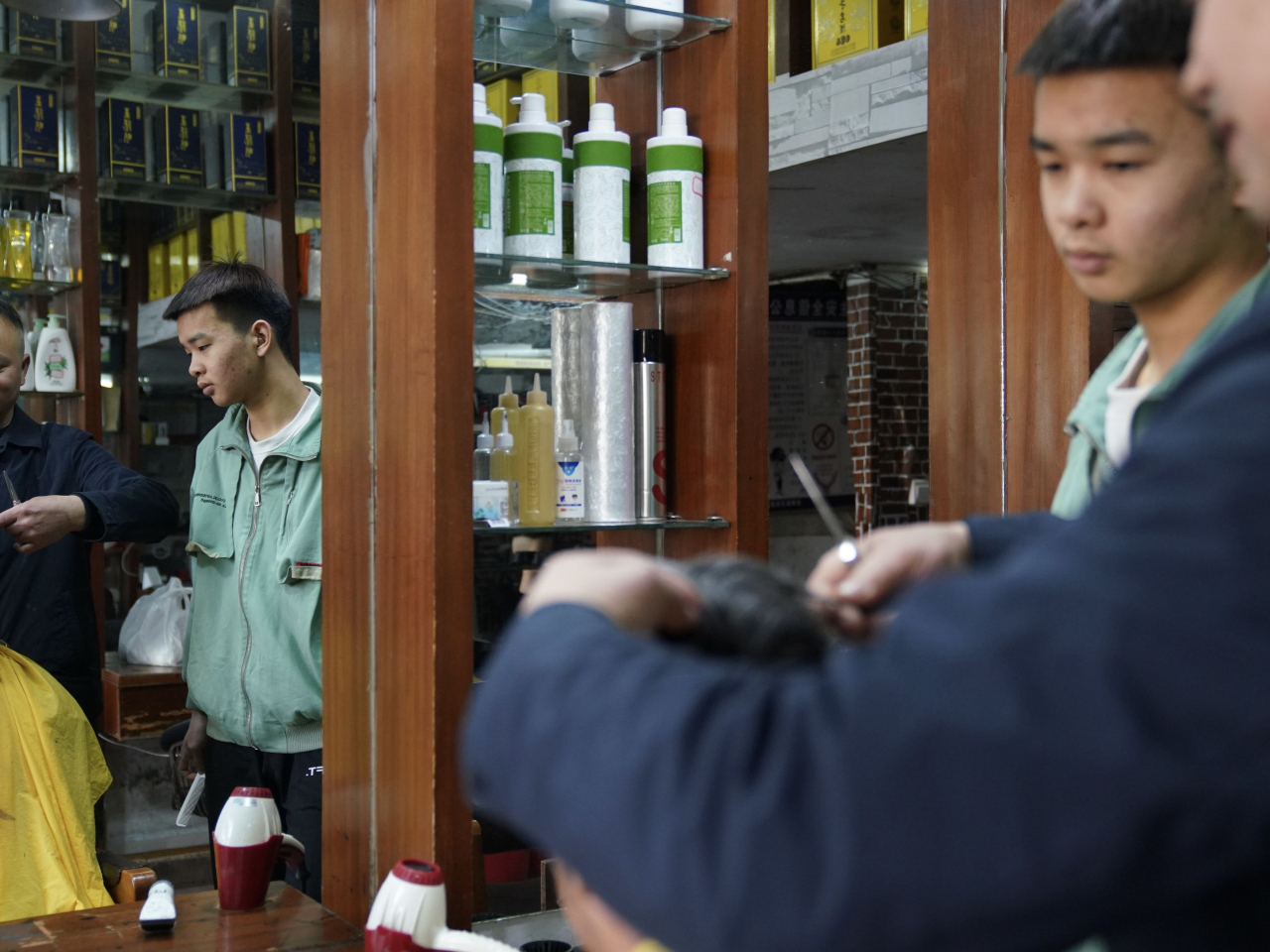 內地11月通用服務業採購經理指數跌至52.1，創5個月新低。（新華社資料圖片）