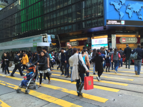 市場數據顯示，強積金11月人均虧損64元，今年以來人均賺逾4.41萬元。（港台圖片）