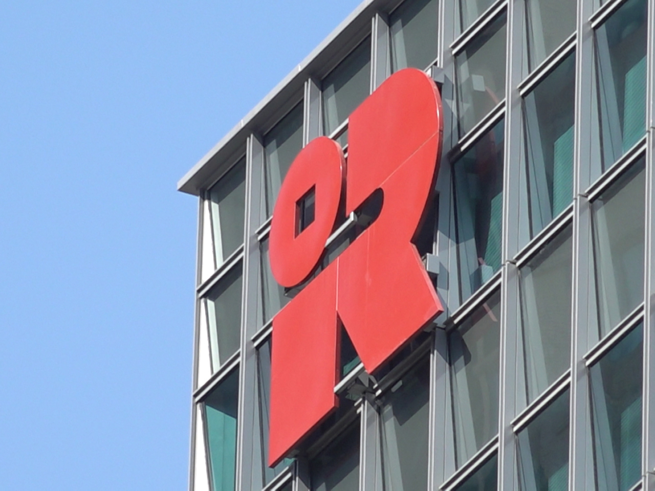 政府發言人表示，將寬免大埔宏福苑受影響業主及居民2024／25課稅年度的應繳稅款餘額，以及2025／26課稅年度的應繳稅款。（港台圖片）