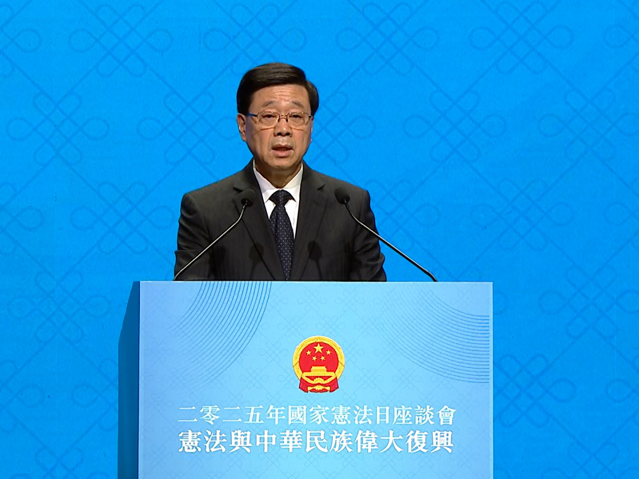 李家超指出，今次火災令他更相信憲法的精神。