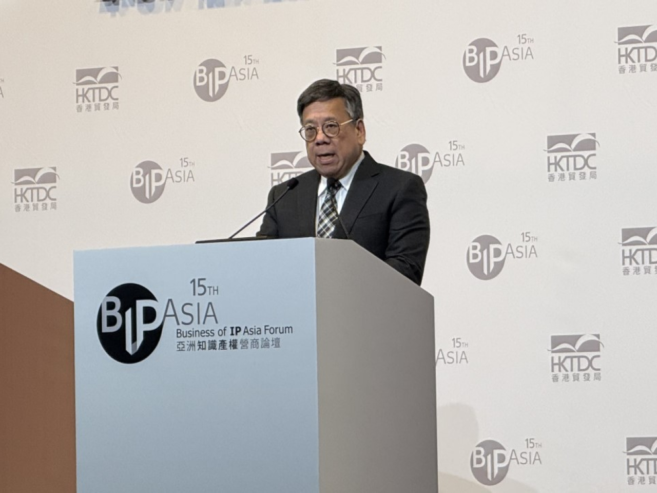 丘應樺指出，有報告預計IP融資市場收入於2026至2033年間年均複合增長率達7.2%。（趙嘉駿攝）