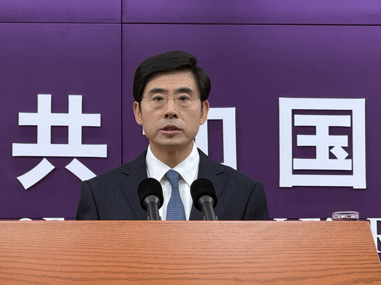 何亞東指出，中方已多次闡明嚴正立場，敦促日方立即糾正錯誤言行。（任浩鋒攝）