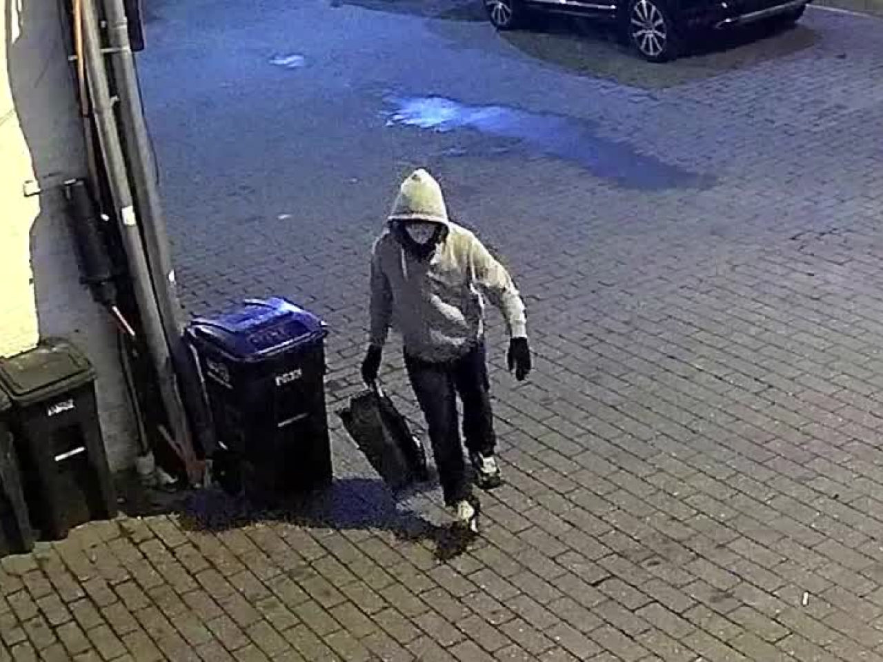 聯邦調查局在案發後公開閉路電視片段，並懸紅50萬美元緝兇。（路透社資料圖片）