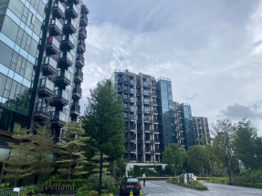 岑頌謙說新盤開價較同區二手折讓比率由去年高位約12%，收窄至今年第3季的4.6%。（港台圖片）