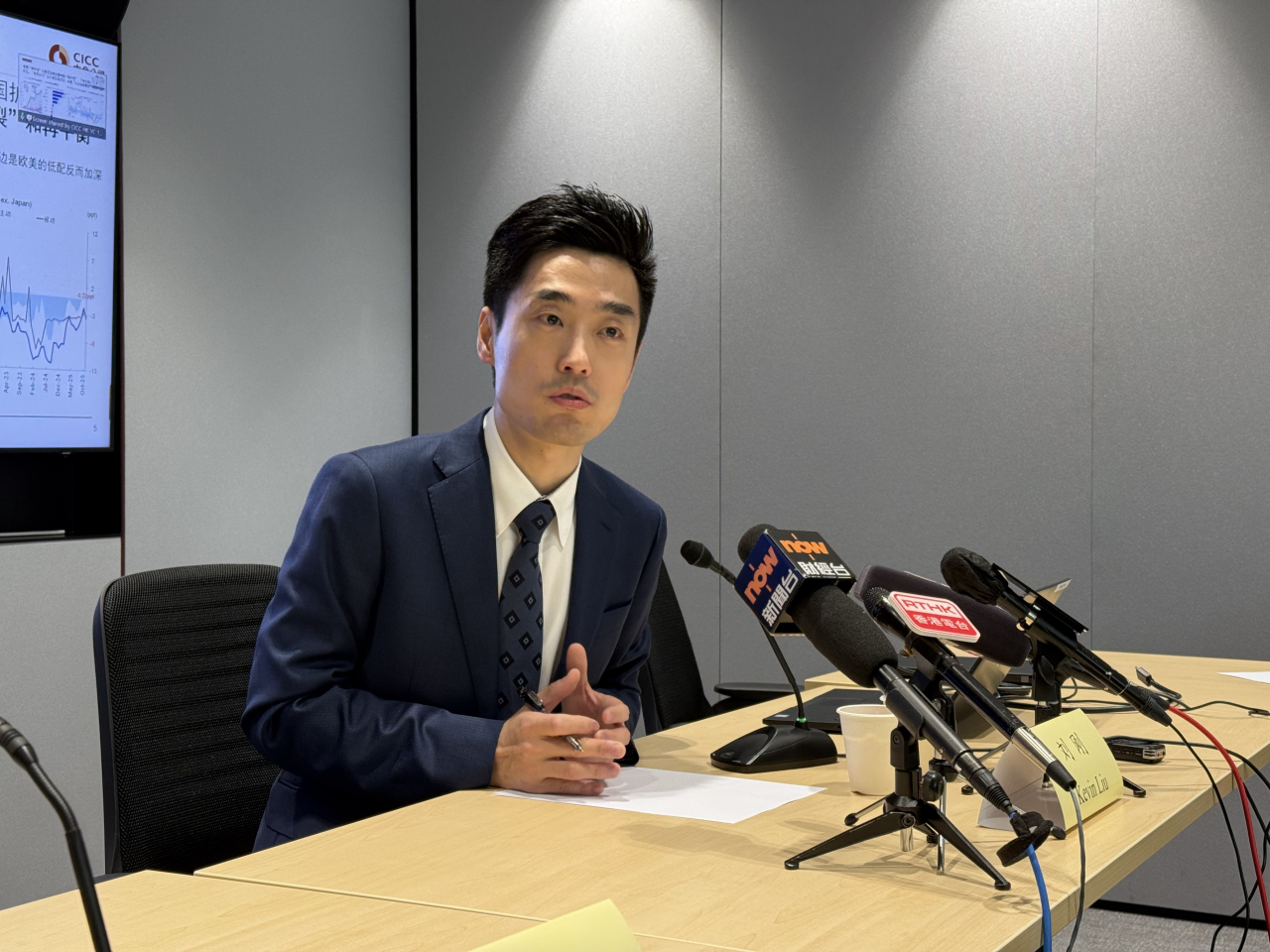 劉剛認為內地明年政府赤字率若設於4%以上水平，會對市場情緒更有利。（趙嘉駿攝）