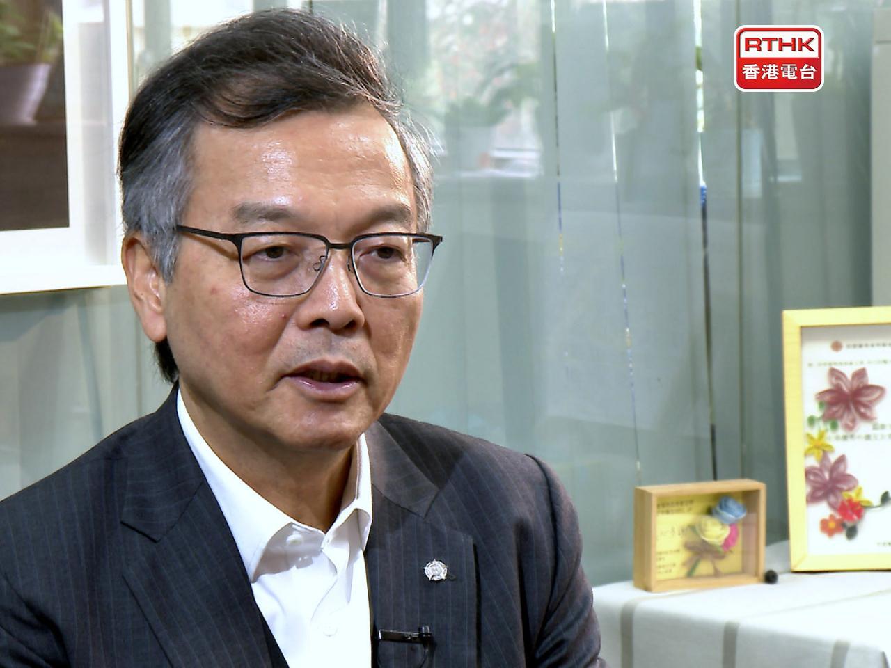 林正財表示，本港在精神健康方面的人力資源較為緊絀，會嘗試增加網上培訓，又會與大學及其他機構合作，一起推動培訓人手的工作。