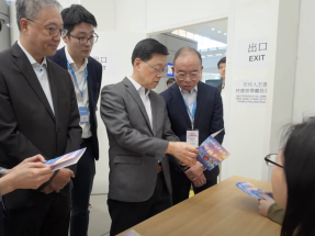 立法會選舉｜李家超視察投票站　陸啟康：救災善後與選舉沒牴觸