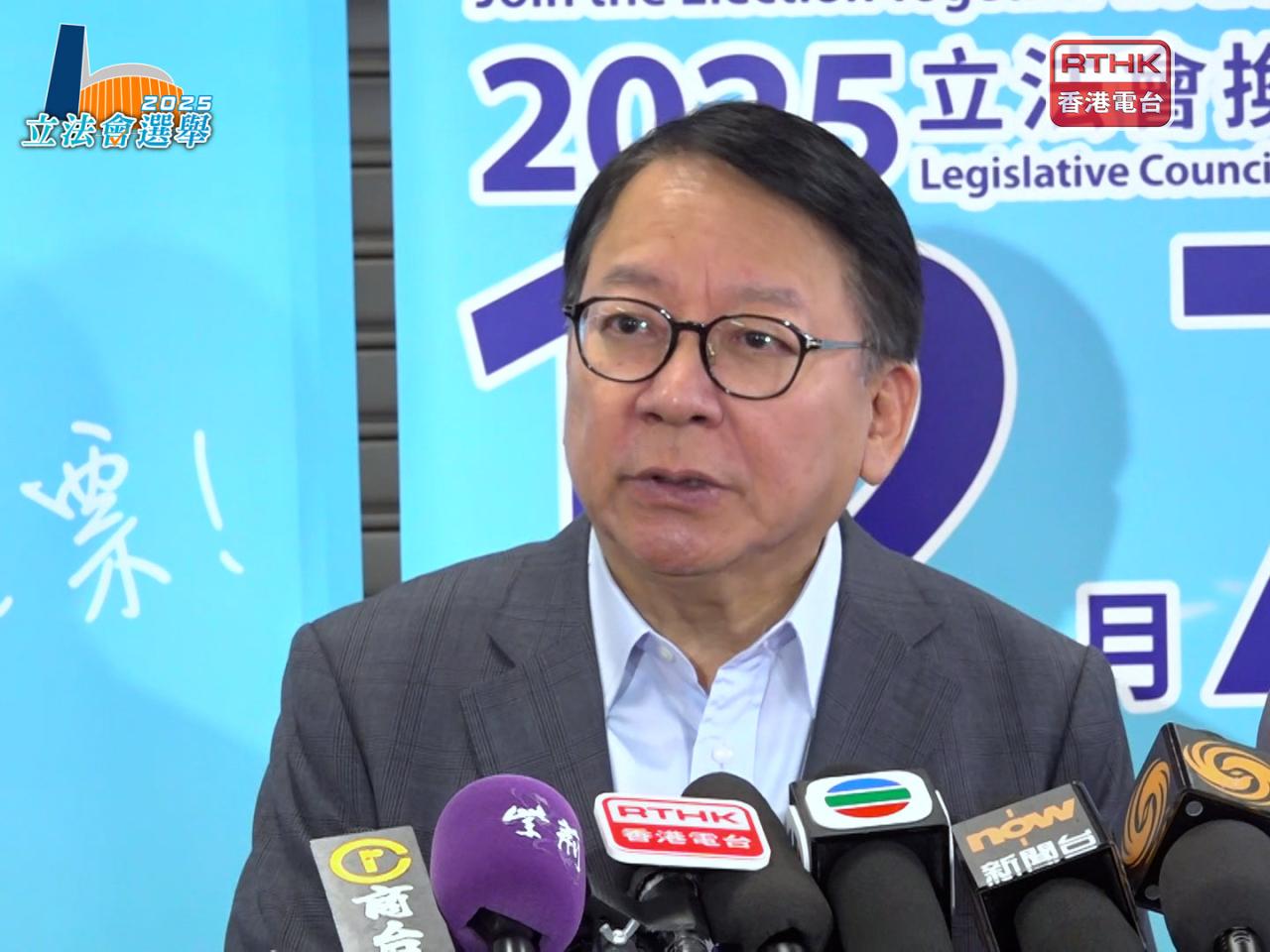 陳國基對安排感到滿意，希望選民盡早去投票。（彭冠中攝）