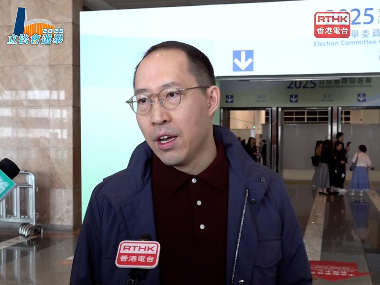 黃永光表示，立法會對香港未來發展很重要，希望選出愛國愛港及有遠見的議員。（陳裕行攝）