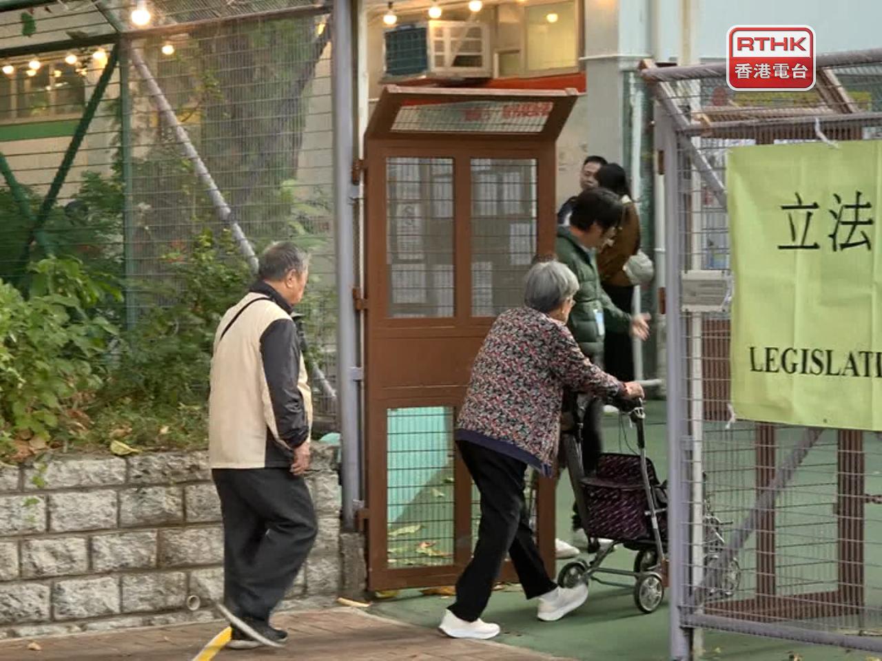 Almost 568,000 votes had been recorded across all constituencies by 12.30pm. Photo: RTHK