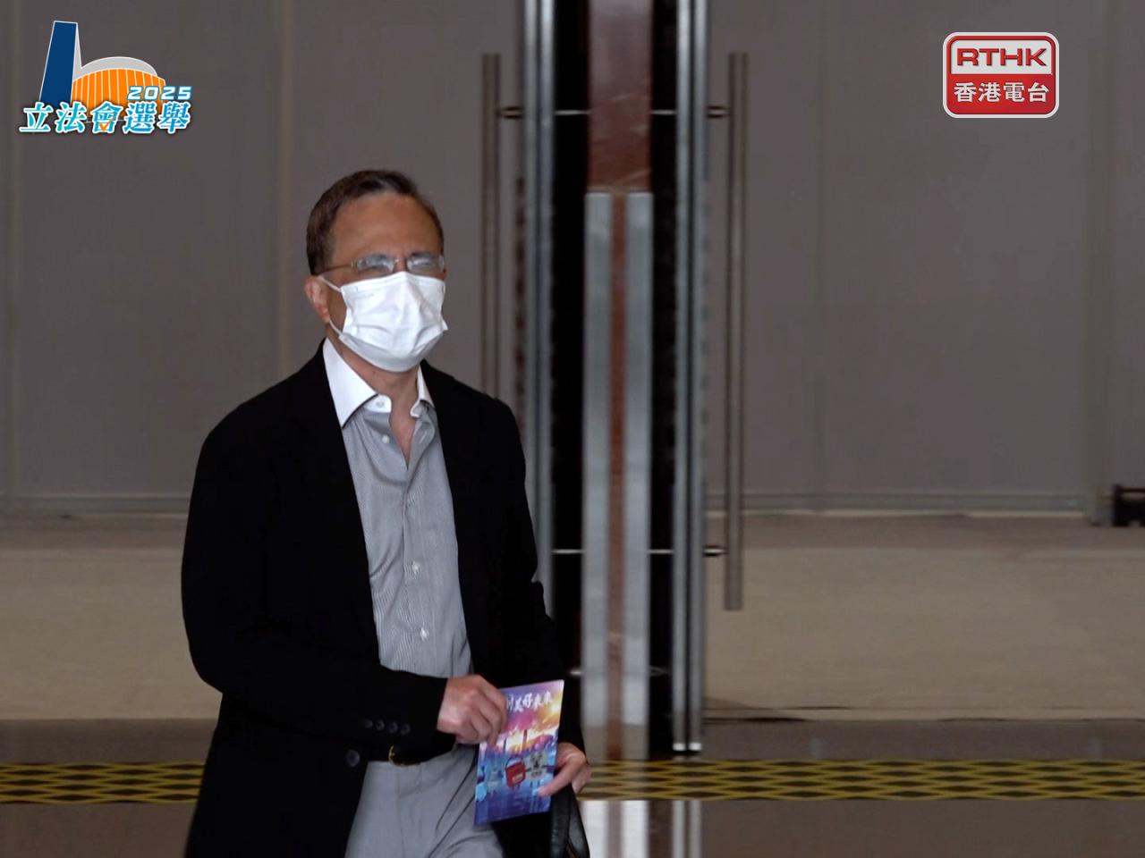 李澤鉅於投票後表示，祝願選舉成功。（陳裕行攝）