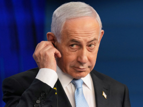 內塔尼亞胡早前就他涉及的貪腐案尋求總統赦免。（路透社）