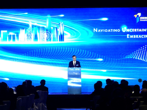 肖遠企稱近年非銀行金融機構與銀行及保險公司聯繫越趨緊密，令風險難以識別。（趙嘉駿攝）