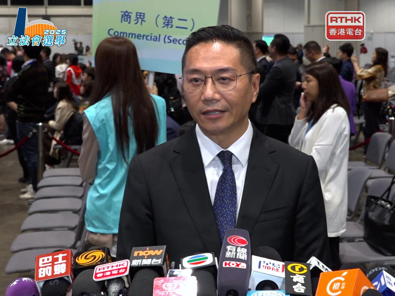 邵家輝期望立法會復會後，可以盡快為災民提供支援，以及堵塞漏洞。（戴偉棠攝）