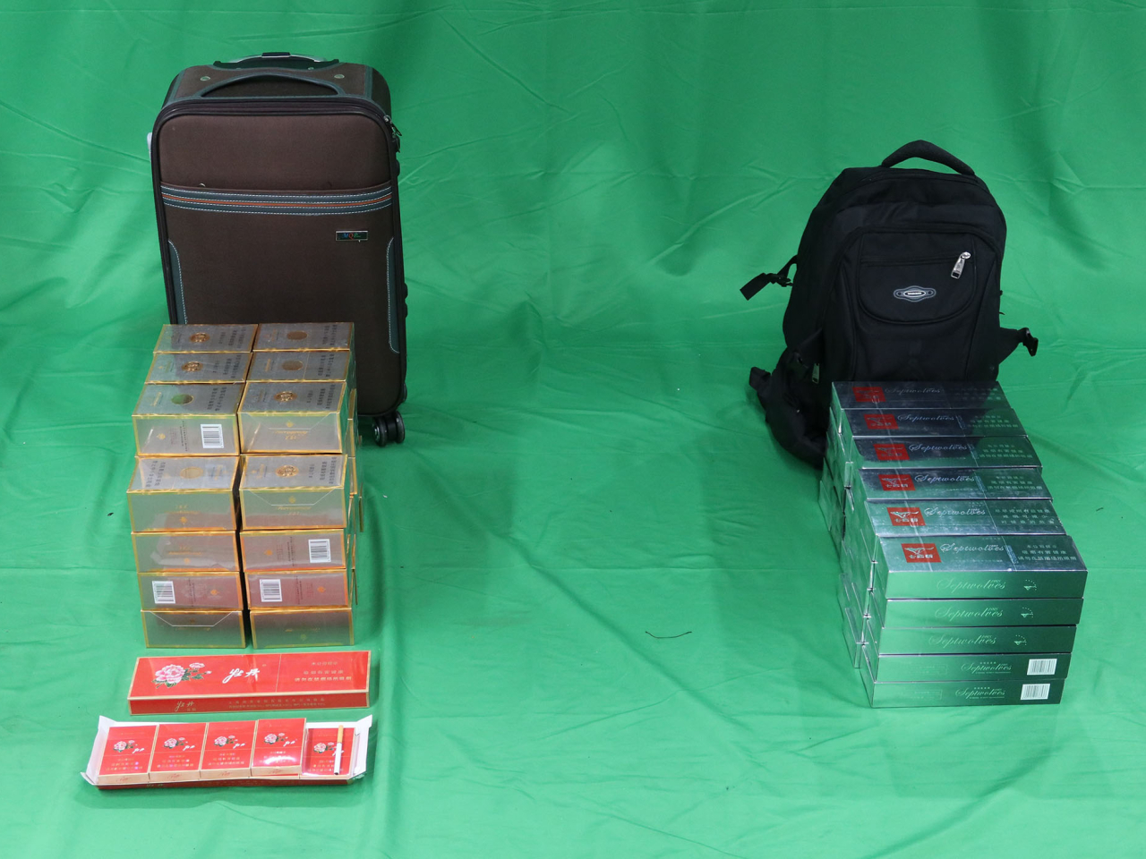 海關檢獲的未完稅香煙。（政府新聞處）