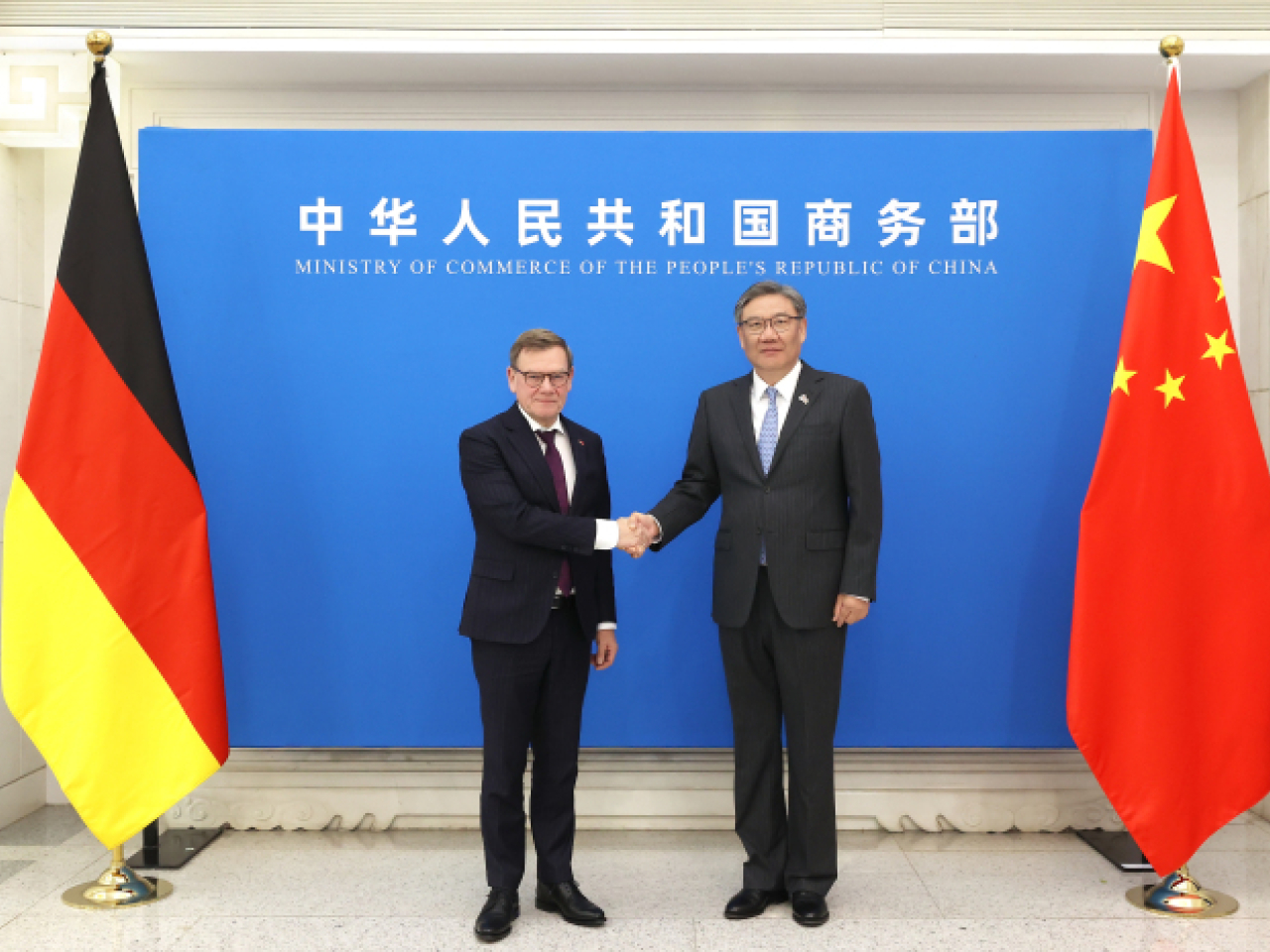 王文濤與德國外長瓦德富爾會面，就中德及中歐經貿關係交換意見。（商務部網頁圖片）