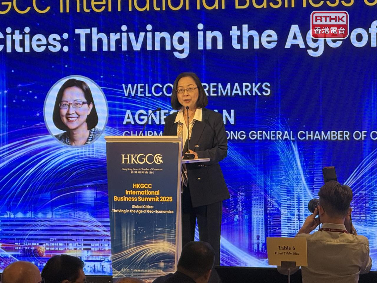 陳瑞娟稱今年本地及國際企業在香港開展業務創新高，推動第3季經濟增長3.8%。（趙嘉駿攝）