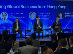 岑明彥（右二）稱應加強對外講好香港故事；金澤培稱「鐵路+物業」非只為融資更是城市發展模式。（趙嘉駿攝）