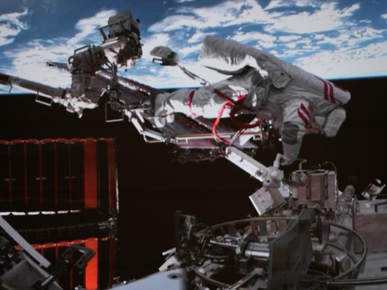 Astronaut Zhang Lu carries out the extravehicular mission. Photo: Xinhua