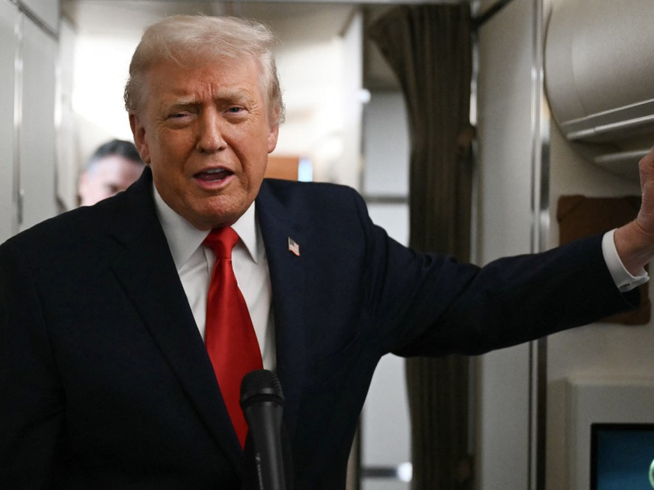 特朗普表示，將會見接替鮑威爾擔任聯儲局主席的幾位候選人。（法新社）