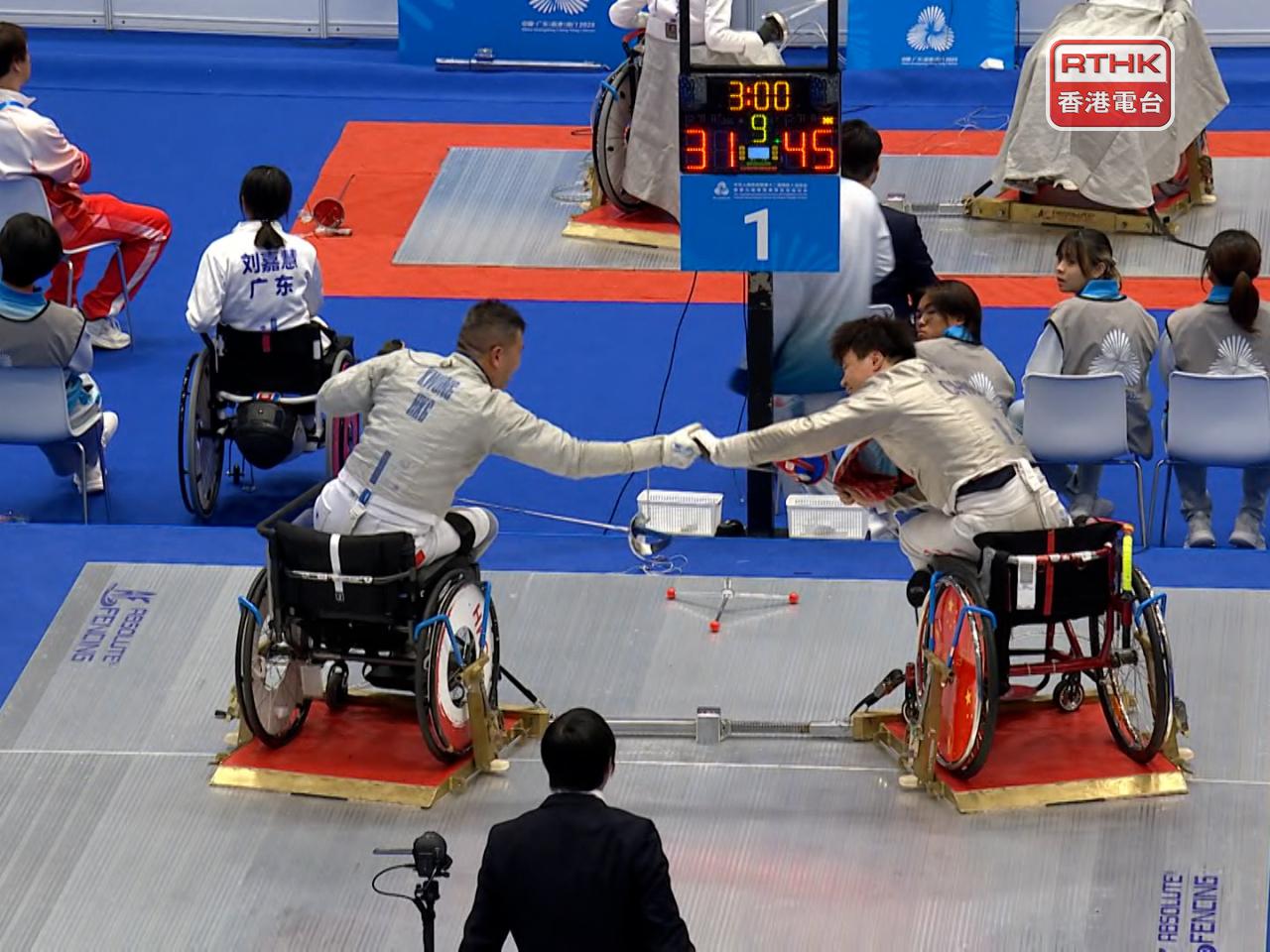 港隊在男子佩劍團體項目四強以31：45不敵上海，將轉戰銅牌賽。