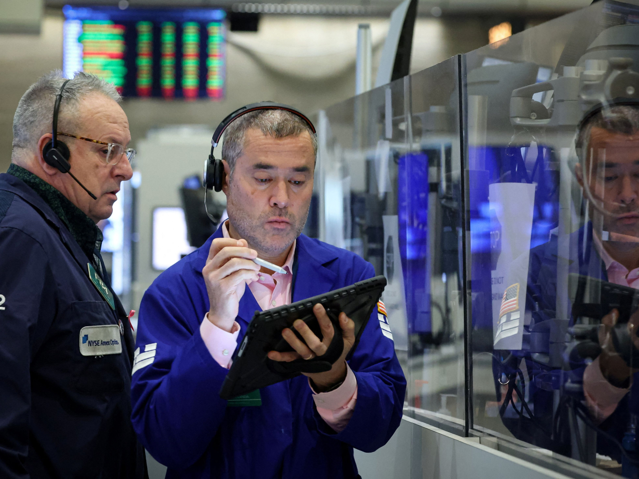 市場正等待聯儲局議息結果，美股及美元指數變動不大，美國10年期債息曾升穿4.2厘。（路透社資料圖片）