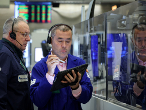 市場正等待聯儲局議息結果，美股及美元指數變動不大，美國10年期債息曾升穿4.2厘。（路透社資料圖片）