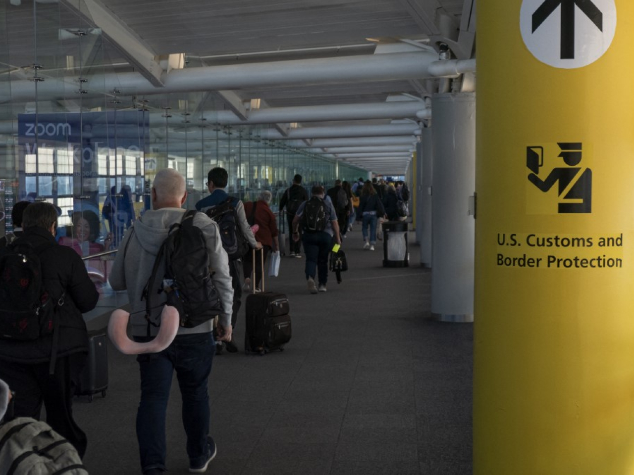 公告指海關與邊境保護局將開始要求訪客提供一系列信息。（法新社資料圖片）