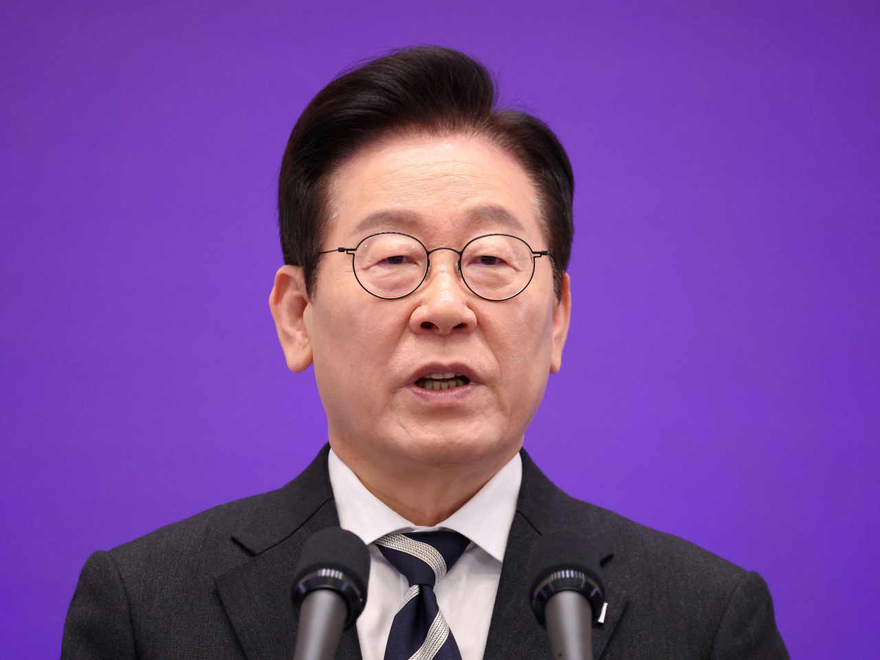 韓國總統府日前啟動遷回青瓦台的搬遷工作，預計月底完成。圖為總統李在明本月初在青瓦台發表全國講話。(路透社資料圖片)