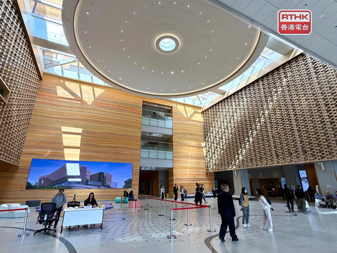 中醫醫院上月起接受預約，反應非常熱烈，首月的政府資助全科門診服務已經滿額。（崔蔚恩攝）