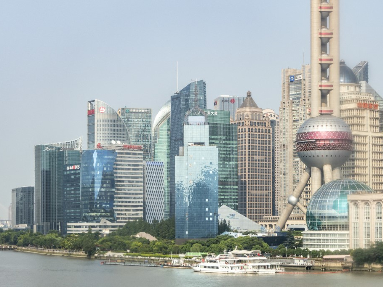 中央經濟工作會議提到，繼續實施更積極財政政策，保持必要財政赤字、債務總規模和支出總量。（法新社資料圖片）